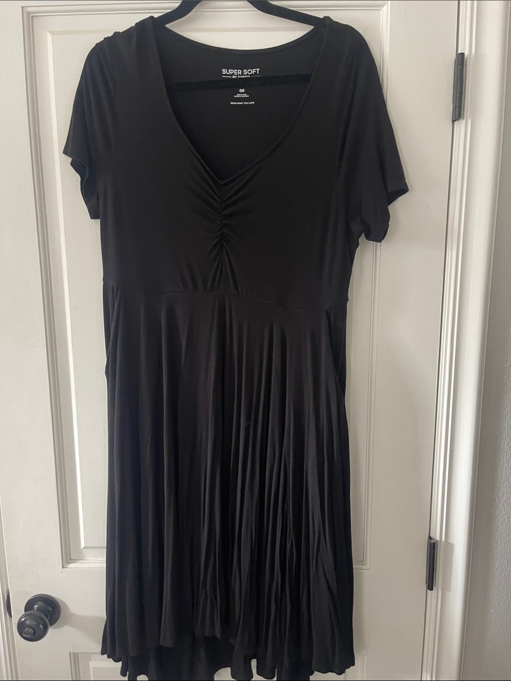 torrid Black V-Neck Gathered Midi Dress